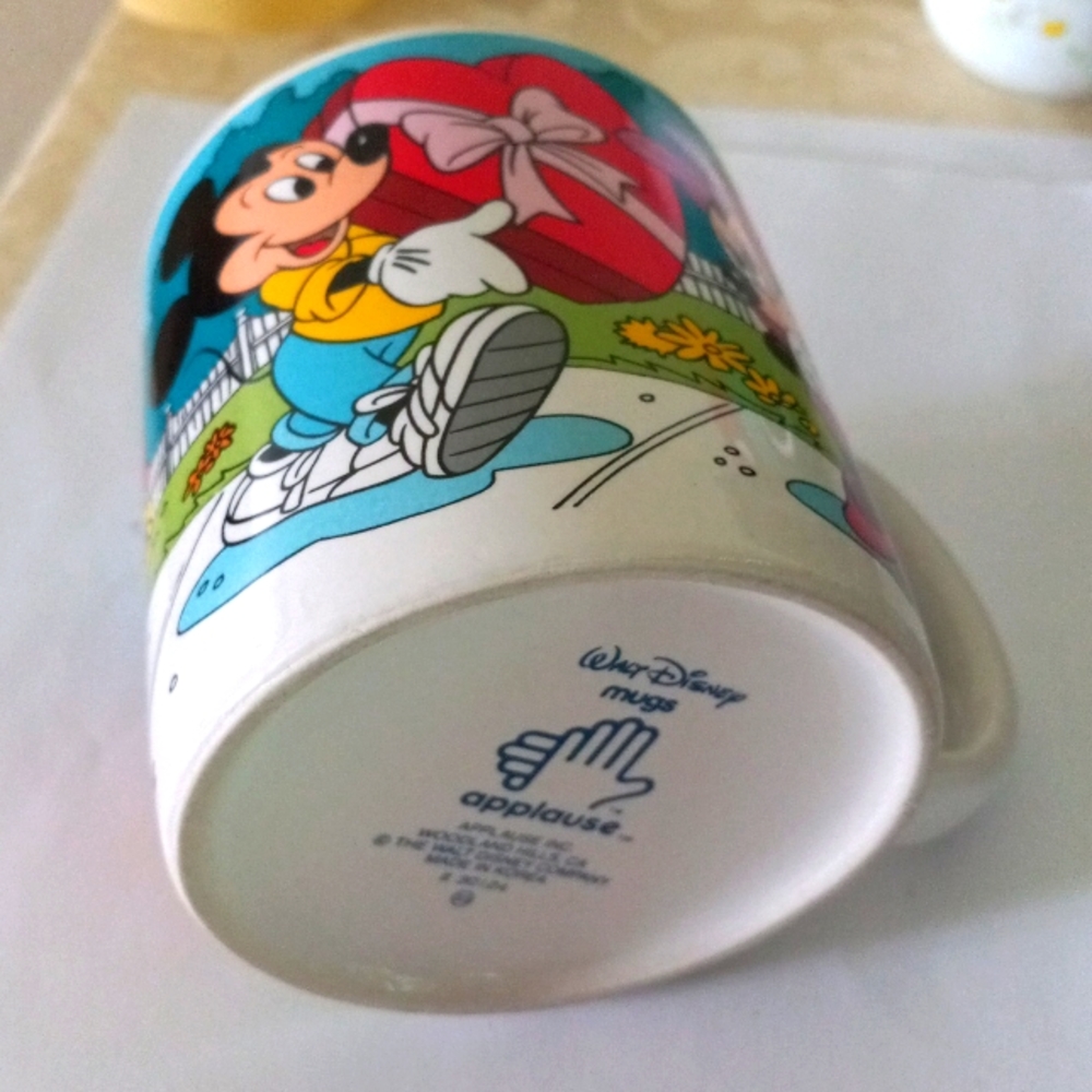 VINTAGE.  Walt Disney Mug